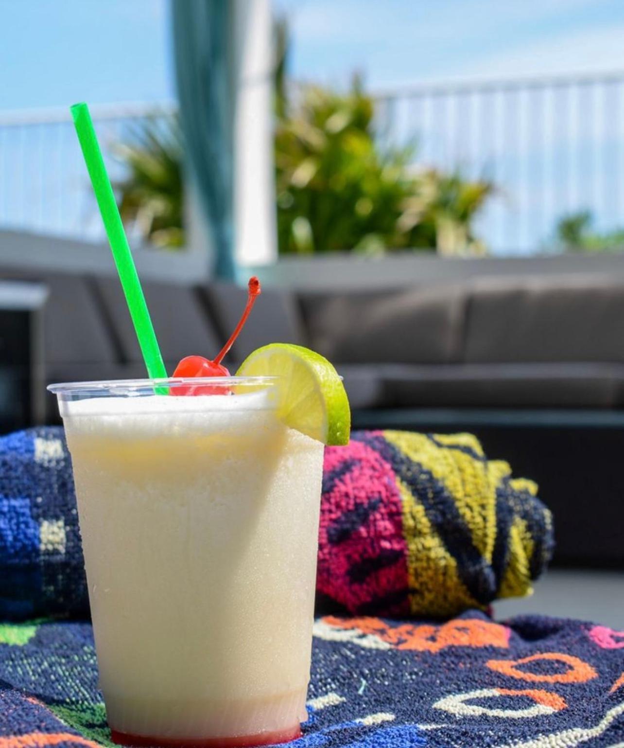Tipsy Turtle Aparthotel Orange Beach Buitenkant foto